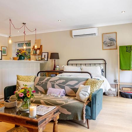 Apartamento Granby Estate The Old Pool House Bradford-On-Avon Exterior foto