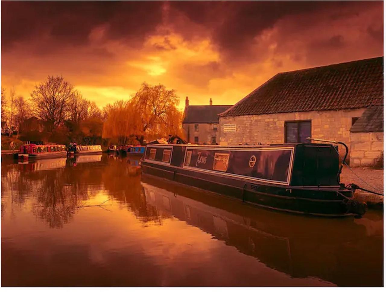 Apartamento Granby Estate The Old Pool House Bradford-On-Avon Exterior foto