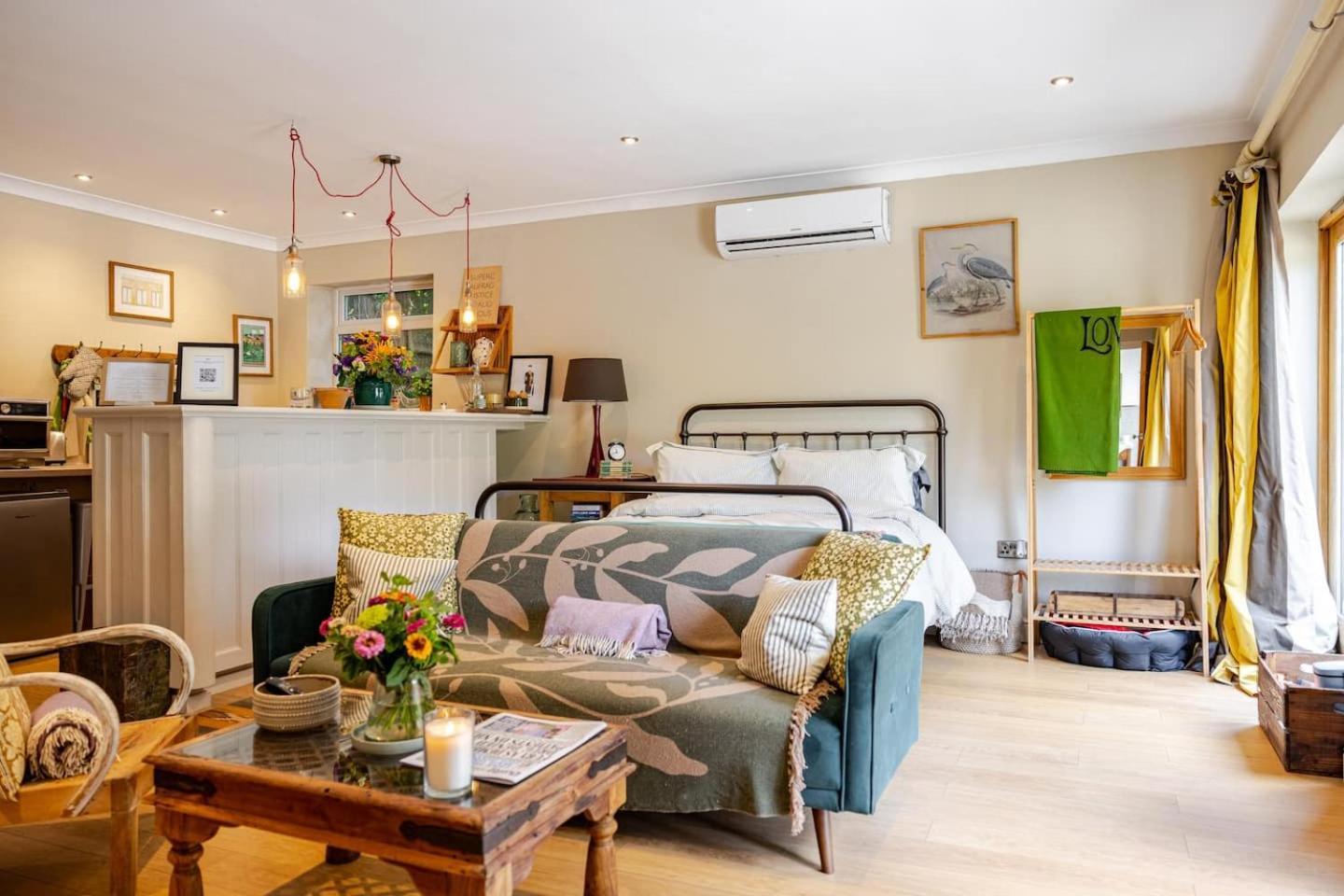Apartamento Granby Estate The Old Pool House Bradford-On-Avon Exterior foto